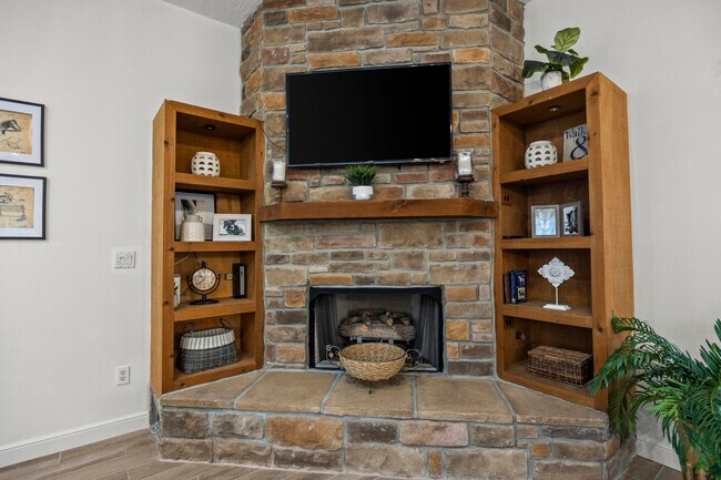 Building Photo - 1782 Clydesdale Ave