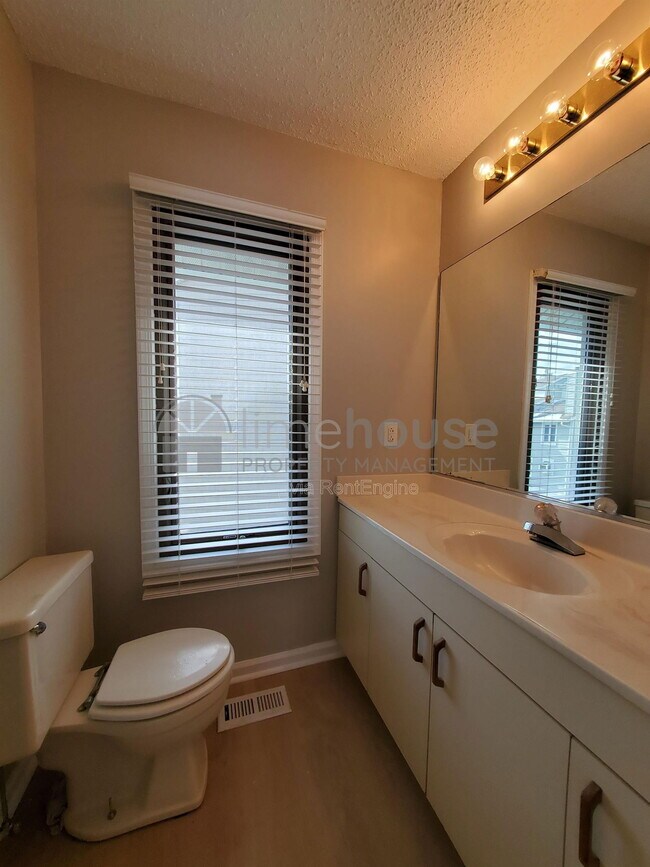 Building Photo - 1944 E Ocean View Ave