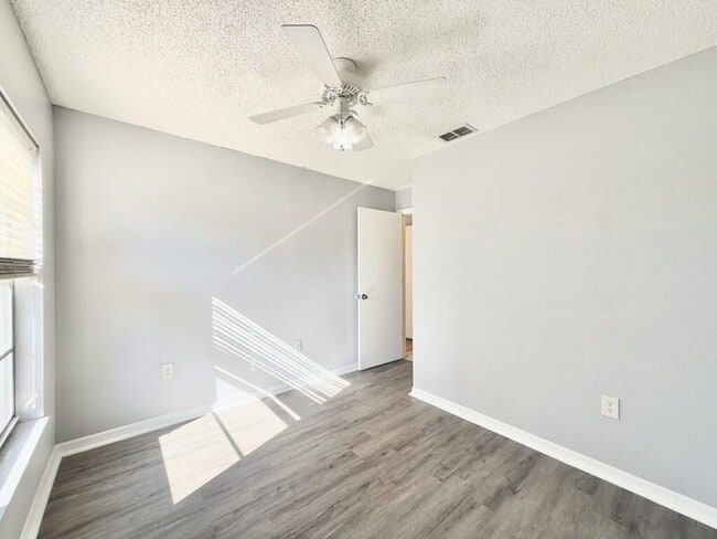 Building Photo - 3455 Countryside Blvd