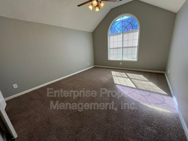 Building Photo - 10095 Lynham Dr