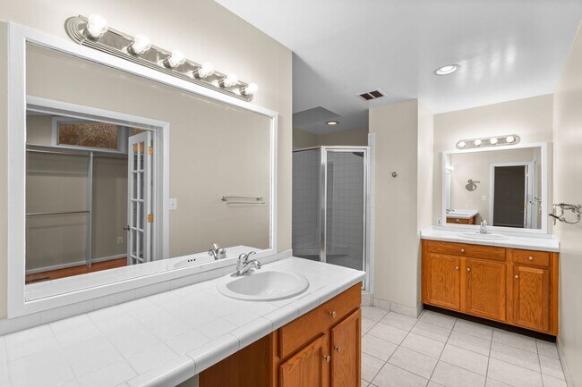 Building Photo - 4 Bed 3 Bath - Bethesda Single Family Home - Move In Ready