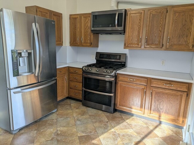 Building Photo - 3709 Hoyt Ave