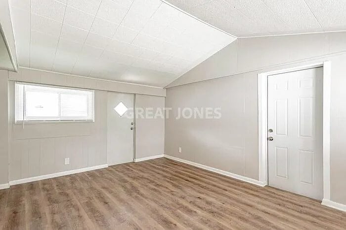 Building Photo - 121 Rose Ln