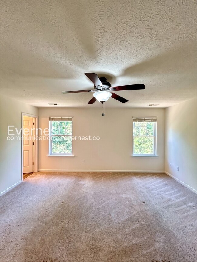 Building Photo - 3 Bed/2.5 Bath Townhome with Garage / Available Now! / Community Pool and Amenities for everyone ...