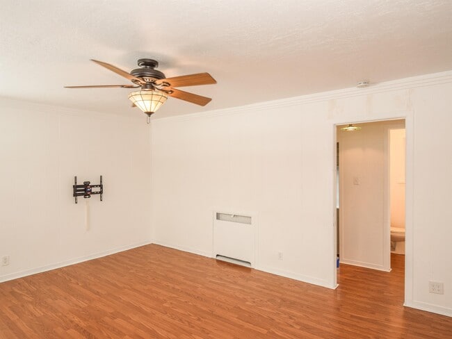 Building Photo - 143 S State St