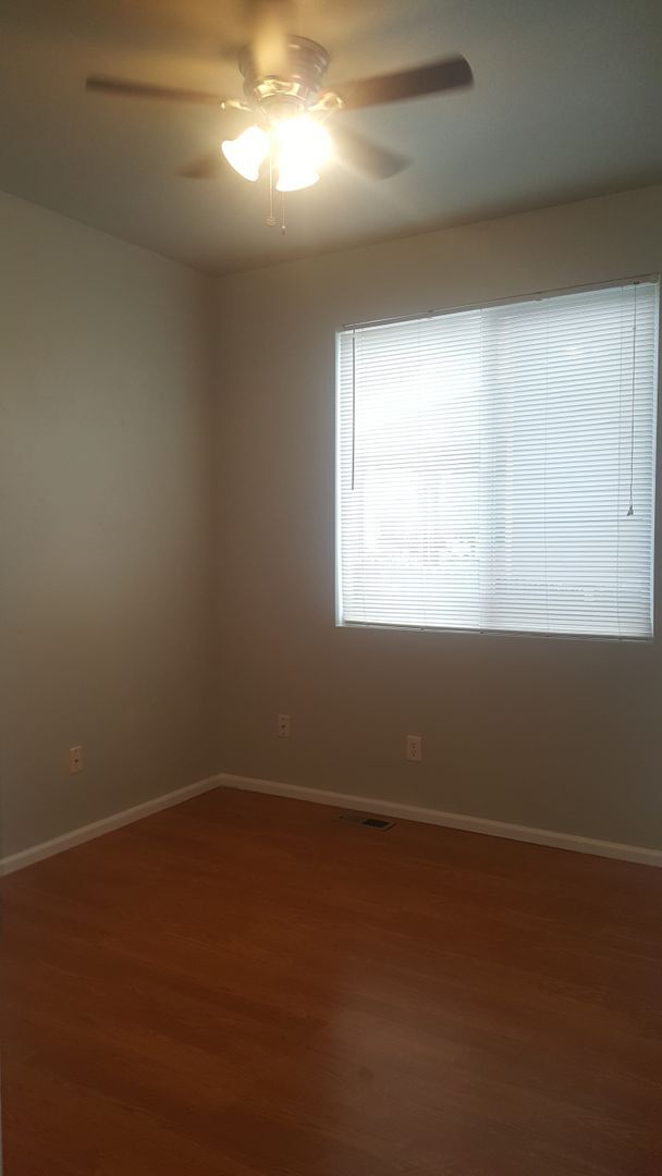 Building Photo - 3 Bedroom Ranch