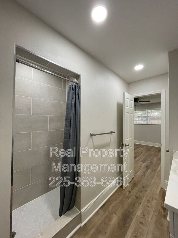 Building Photo - 13701 Gentilly Ct