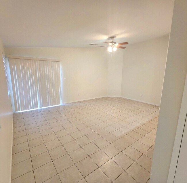 Building Photo - Beautiful Northwest Bakersfield Home