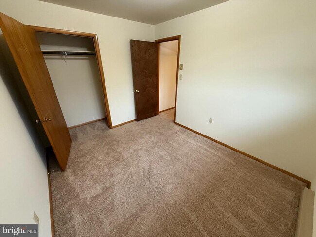 Building Photo - 114 W Vine St