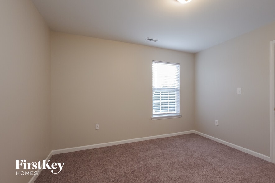 Building Photo - 4315 High Shoals Dr