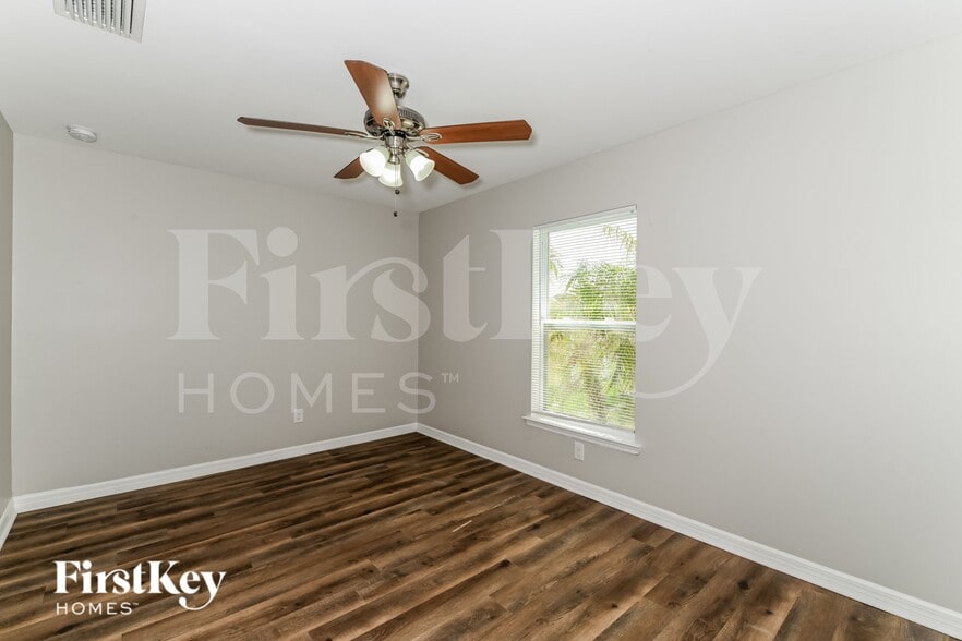 Building Photo - 2224 NW 7th Terrace