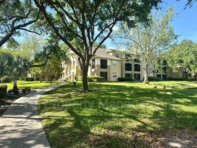 Building Photo - 11 Arbor Club Dr