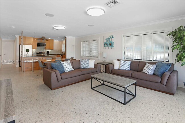 Building Photo - 1410 Polk St