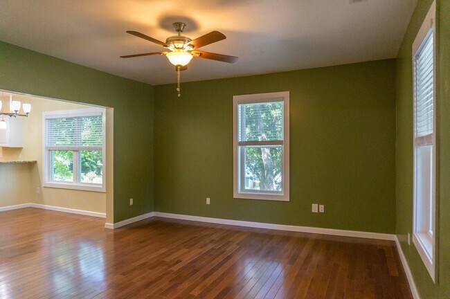 Building Photo - Beautiful Home in Prime West Asheville