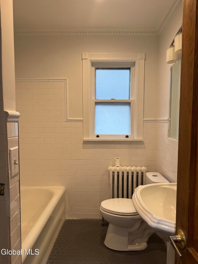 Building Photo - 147 Homestead Ave