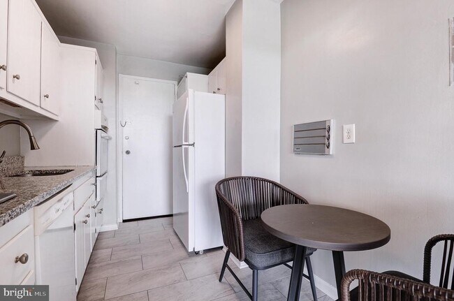 Building Photo - 10500 Rockville Pike