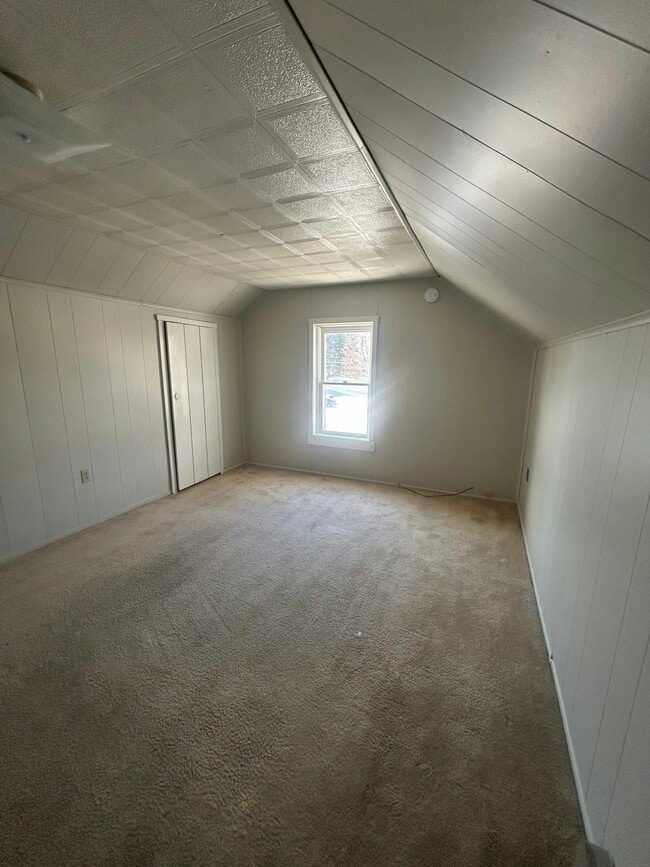 Building Photo - 58 Main St