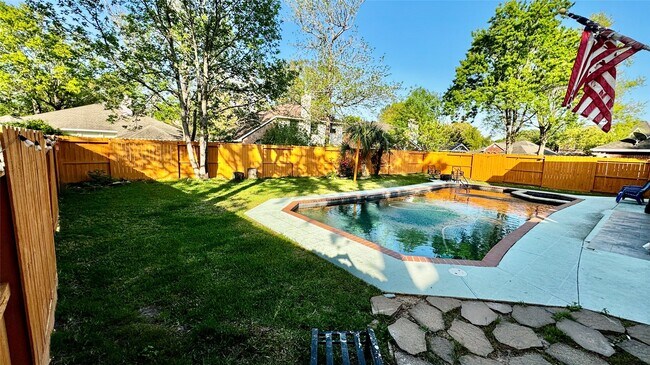Building Photo - 14506 Wadlington Dr