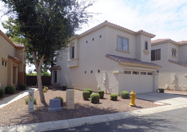 Primary Photo - 2600 E Springfield Pl