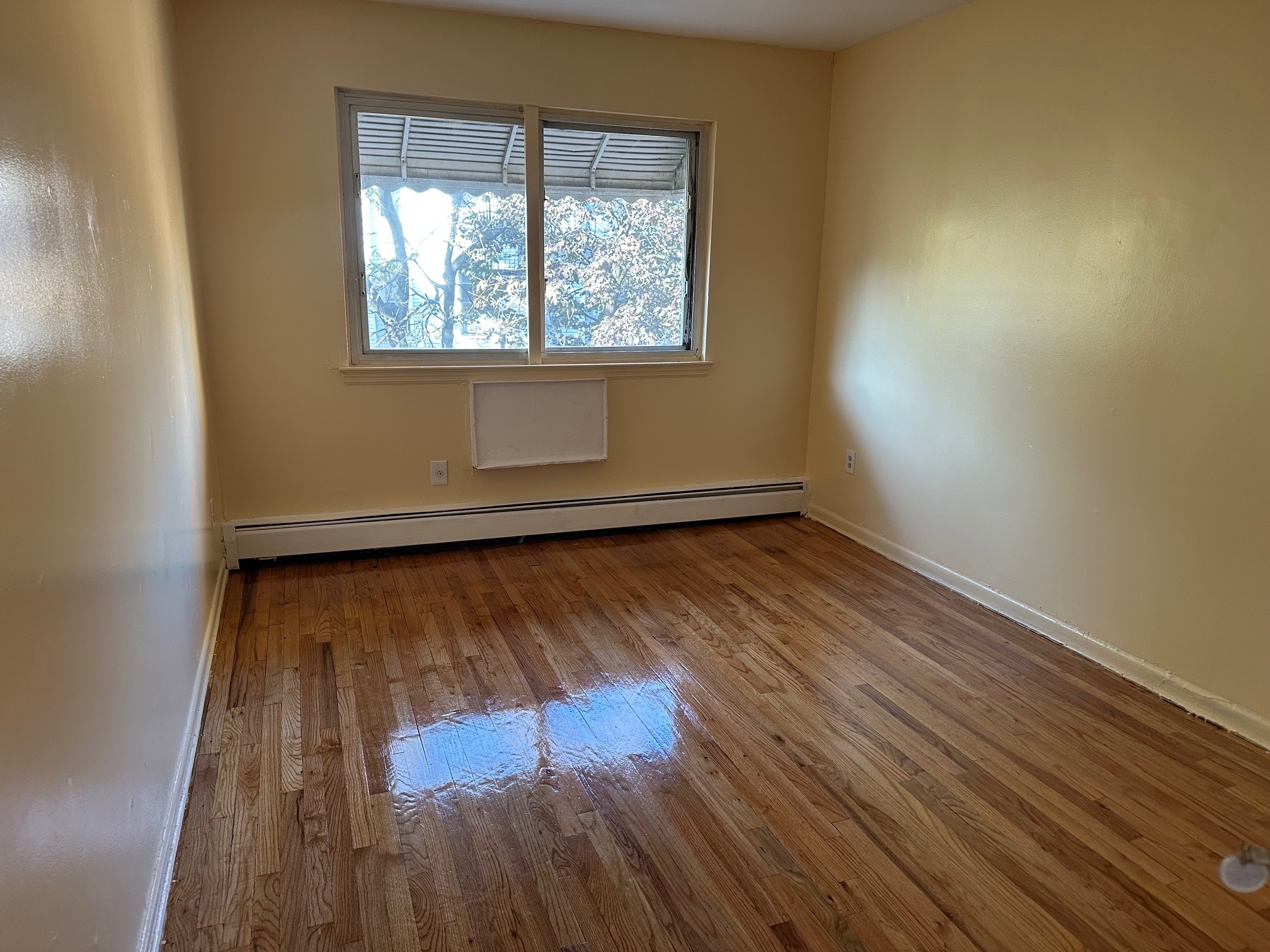 Building Photo - 715 Saint Lawrence Ave