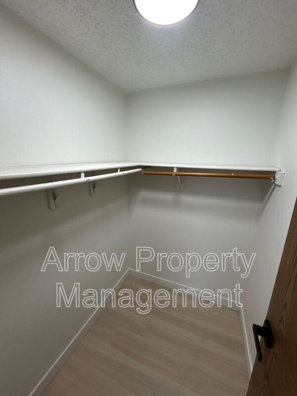 Building Photo - 203 E Arbor Ave