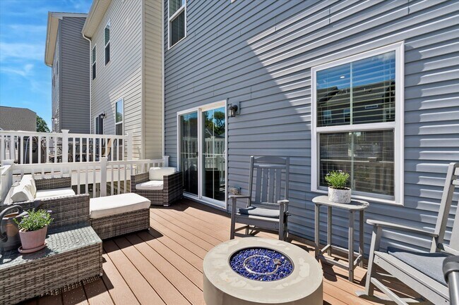 Building Photo - Beautiful 3B/2.5B Townhome in Downingtown ...