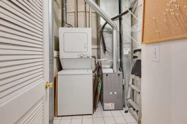 Building Photo - 5207 S Blackstone Ave