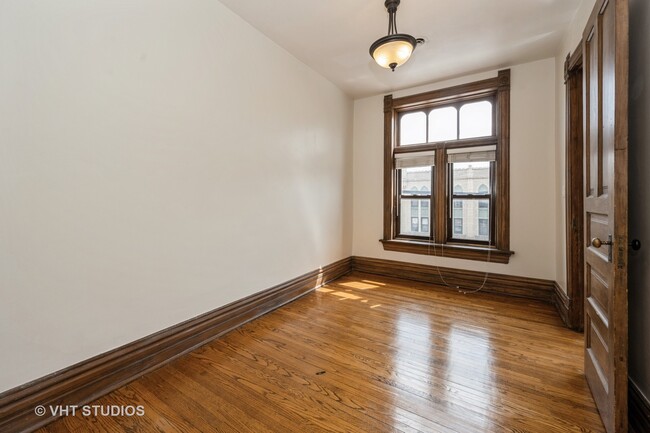 Building Photo - 3216 W North Ave