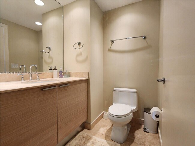 Building Photo - 3535 S Ocean Dr