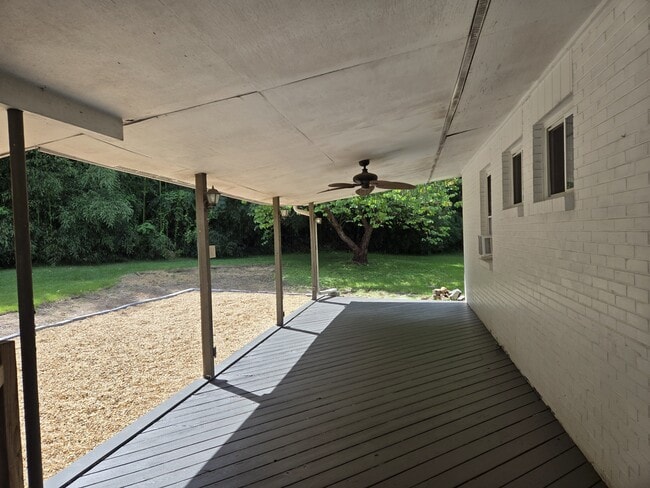 Building Photo - 4048 Dolly Ridge Rd