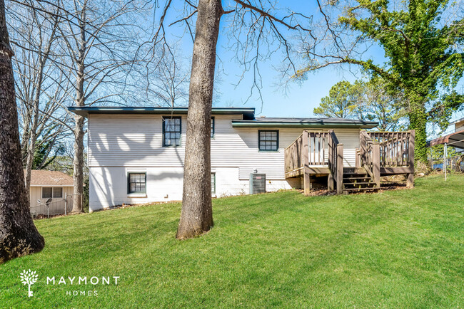 Building Photo - Refreshed 3-Bedroom Home