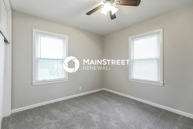 Building Photo - 3 Bedroom Pet-Friendly Home in Kansas City...