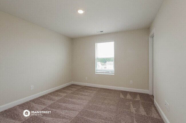 Building Photo - 3909 Allenby Pl