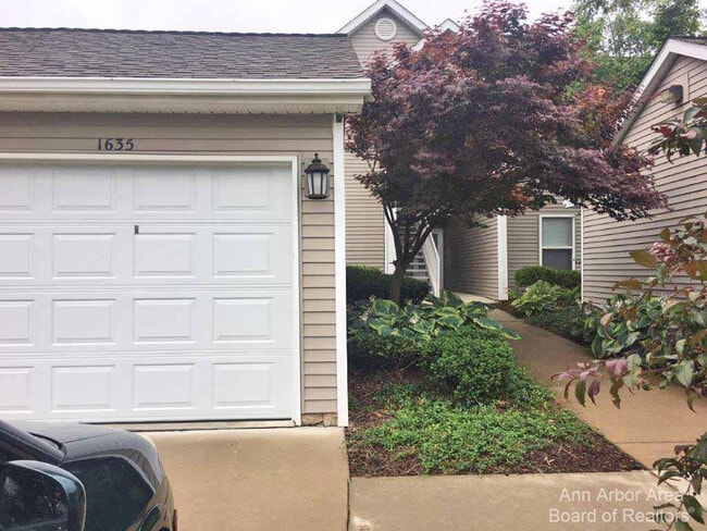 Building Photo - 1635 Weatherstone Dr