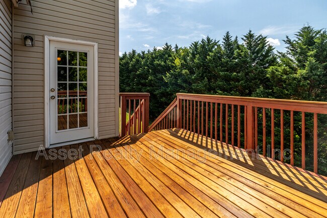 Building Photo - 8334 Bay Gardens Ln