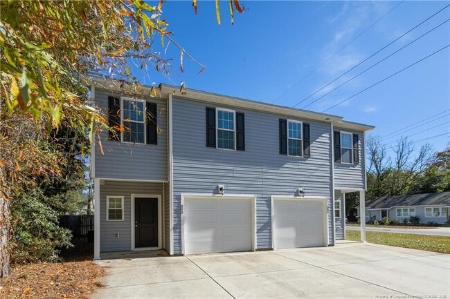 Building Photo - 393 Hicks Ave