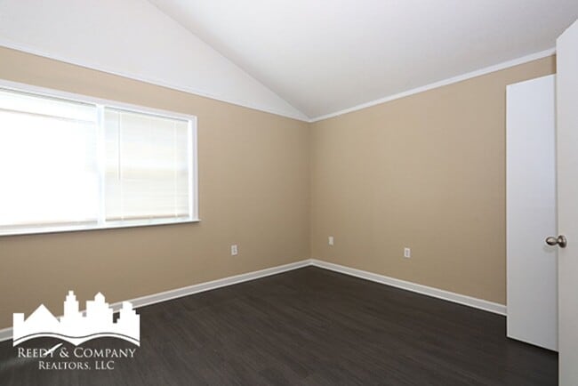 Building Photo - 6333 Raible Dr