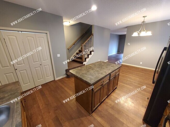 Building Photo - Beautiful Updated Townhome in Downtown KCK-Coming SOON!!