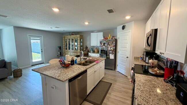 Building Photo - 250 Boggy Crk Wy