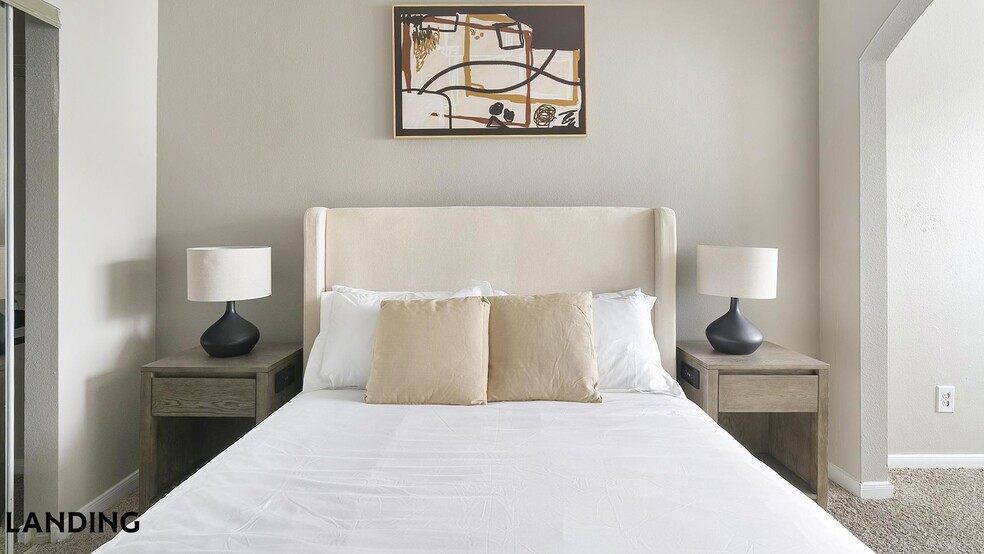 Building Photo - 2500 Woodland Park Dr