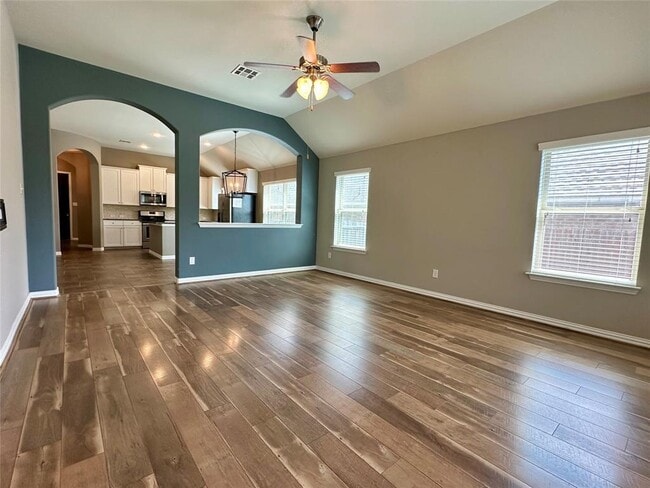 Building Photo - 202 Saffron Springs