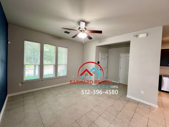 Building Photo - **APPLICATION PENDING!**2 bed/2 bath in De...