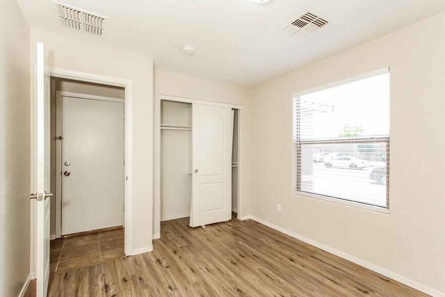 Building Photo - 25078 W Dove Trail