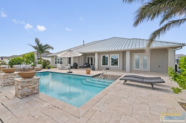 Building Photo - 4 Sawgrass Ct