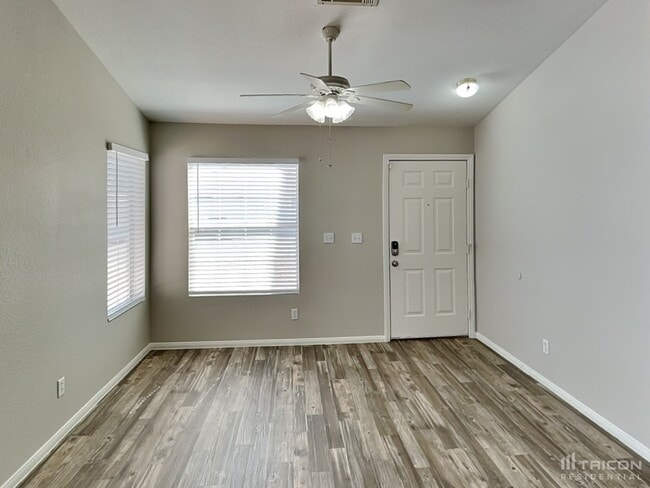 Building Photo - 523 Landra Ln