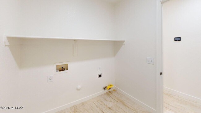 Building Photo - 2574 W Southern Star Dr