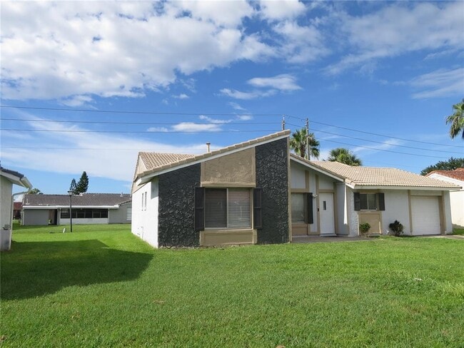 Building Photo - 10443 Manassas Cir