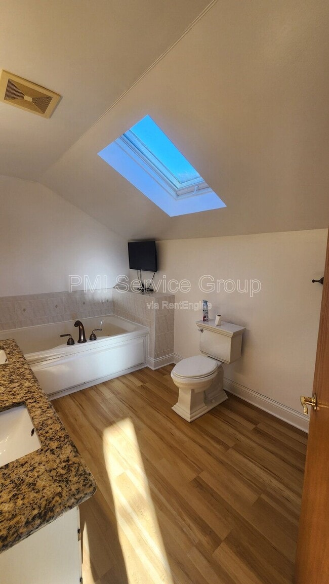 Building Photo - 1322 Foxford Ln