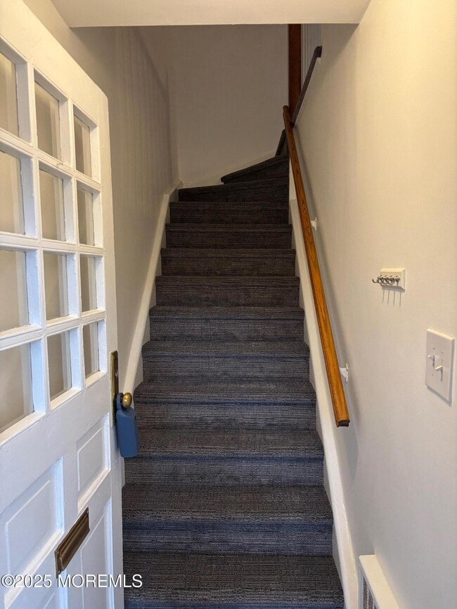 Building Photo - 169 Manor Dr