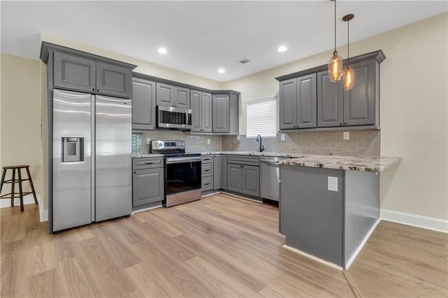 Building Photo - 998 Mayson Turner Rd NW